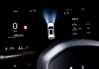 Подержанный автомобиль Geely Monjaro 2025 года (11 фото)