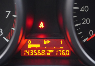 Подержанный автомобиль Mazda 3 Sedan 2010 года (14 фото)