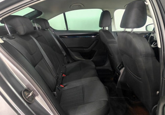 Подержанный автомобиль Skoda Octavia Liftback 2018 года (11 фото)
