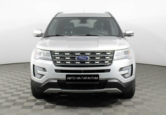 Подержанный автомобиль Ford Explorer 2016 года (2 фото)