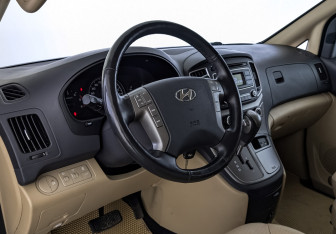 Подержанный автомобиль Hyundai H-1 2021 года (15 фото)