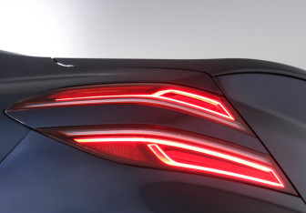 Подержанный автомобиль Genesis G70 2021 года (23 фото)