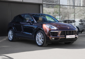 Подержанный автомобиль Porsche Macan 2017 года (3 фото)