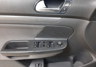 Подержанный автомобиль Volkswagen Jetta Sedan 2008 года (19 фото)