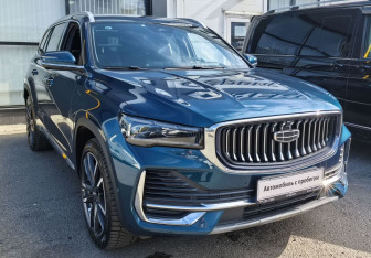 Подержанный автомобиль Geely Monjaro 2023 года (3 фото)