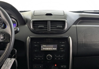 Подержанный автомобиль Nissan Terrano 2017 года (23 фото)