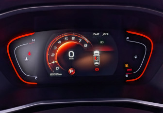 Подержанный автомобиль Geely Coolray 2022 года (16 фото)