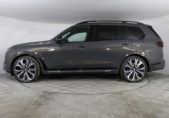 Новый BMW X7 2025 (5 фото)