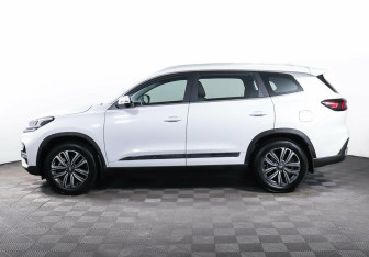 Подержанный автомобиль Chery Tiggo 8 2021 года (3 фото)