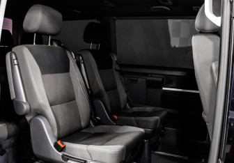 Подержанный автомобиль Volkswagen Multivan 2010 года (12 фото)