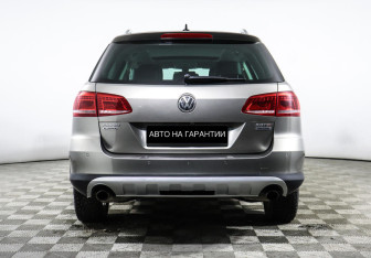 Подержанный автомобиль Volkswagen Passat Wagon 2012 года (4 фото)