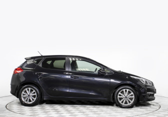 Подержанный автомобиль Kia Ceed Hatchback 2015 года (4 фото)