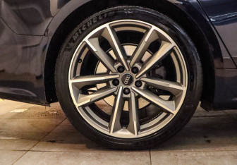 Подержанный автомобиль Audi A7 2019 года (27 фото)