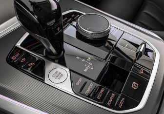 Подержанный автомобиль BMW X5 2020 года (21 фото)