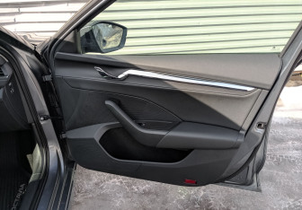 Подержанный автомобиль Skoda Octavia Liftback 2021 года (24 фото)