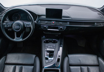 Подержанный автомобиль Audi A4 Sedan 2016 года (13 фото)