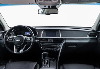 Подержанный автомобиль Kia Optima Sedan 2018 года (8 фото)