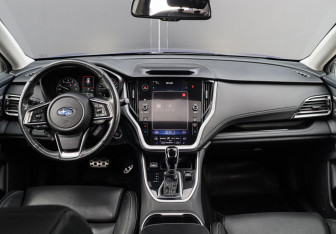 Подержанный автомобиль Subaru Outback Wagon 2022 года (10 фото)