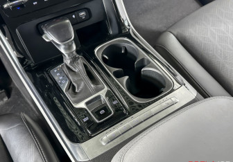 Подержанный автомобиль Kia Carnival 2021 года (18 фото)