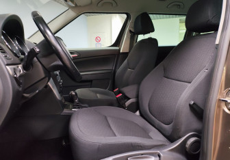 Подержанный автомобиль Skoda Yeti 2013 года (10 фото)