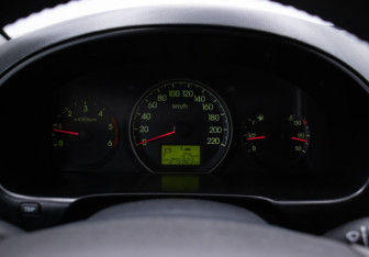 Подержанный автомобиль Hyundai H-1 2015 года (11 фото)