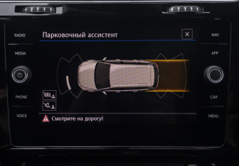 Подержанный автомобиль Volkswagen Golf R Wagon 2018 года (15 фото)