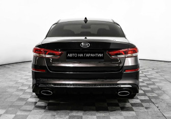 Подержанный автомобиль Kia Optima Sedan 2018 года (6 фото)
