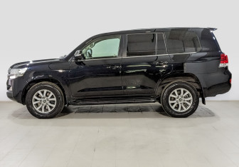 Подержанный автомобиль Toyota Land Cruiser Suv 2015 года (8 фото)