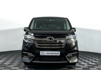 Подержанный автомобиль Honda Stepwgn 2018 года (2 фото)