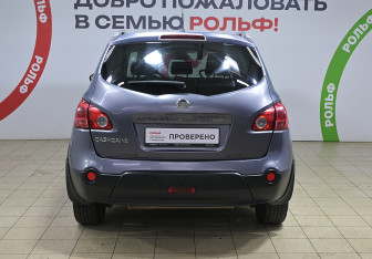 Подержанный автомобиль Nissan Qashqai+2 2009 года (5 фото)