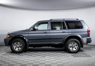 Подержанный автомобиль Mitsubishi Montero Sport 2001 года (8 фото)