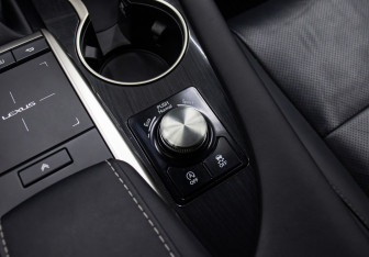 Подержанный автомобиль Lexus RX 2020 года (16 фото)