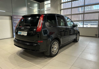 Подержанный автомобиль Ford C-MAX 2007 года (4 фото)