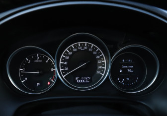 Подержанный автомобиль Mazda CX-5 2016 года (11 фото)