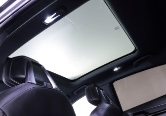 Подержанный автомобиль Changan UNI-V 2023 года (17 фото)