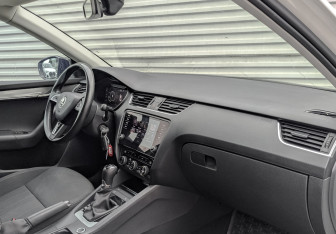 Подержанный автомобиль Skoda Octavia Liftback 2019 года (11 фото)