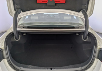 Новый Hongqi H5 2022 (4 фото)