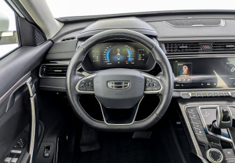 Подержанный автомобиль Geely Atlas Pro 2023 года (21 фото)