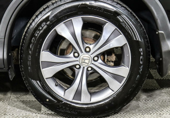 Подержанный автомобиль Honda CR-V 2014 года (7 фото)