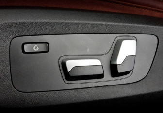 Подержанный автомобиль BMW X6 2021 года (20 фото)