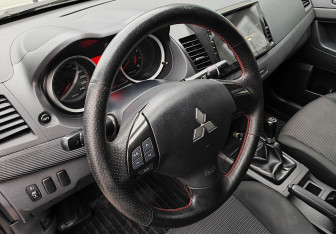 Подержанный автомобиль Mitsubishi Lancer Sedan 2008 года (14 фото)