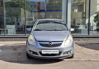 Подержанный автомобиль Opel Corsa 2007 года (2 фото)