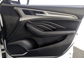 Подержанный автомобиль Haval F7 2019 года (23 фото)