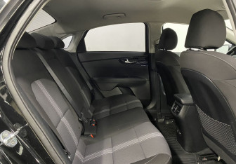 Подержанный автомобиль Kia Cerato Sedan 2021 года (29 фото)