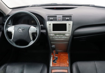 Подержанный автомобиль Toyota Camry Sedan 2009 года (12 фото)