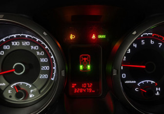 Подержанный автомобиль Mitsubishi Pajero 2013 года (17 фото)