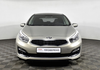Подержанный автомобиль Kia Ceed Hatchback 2017 года (5 фото)