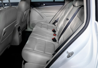 Подержанный автомобиль Volkswagen Tiguan 2015 года (10 фото)