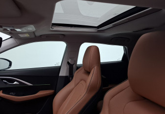 Подержанный автомобиль Omoda C5 2023 года (11 фото)