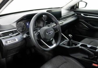 Подержанный автомобиль Geely Emgrand 2023 года (9 фото)